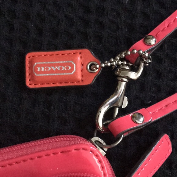 Coach wristlet, cream and coral - Picture 9 of 9
